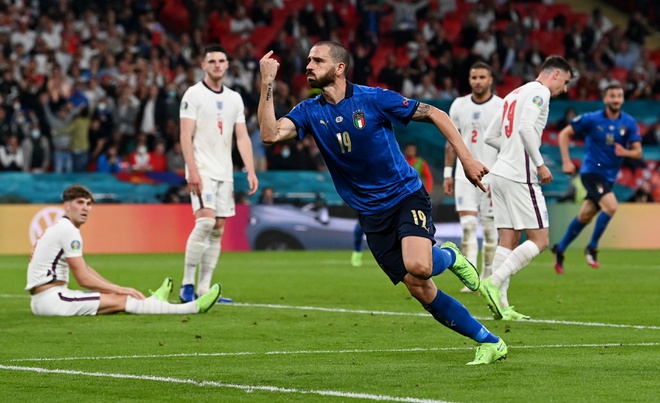 ĐT Italia đánh bại Anh tại lượt sút luân lưu