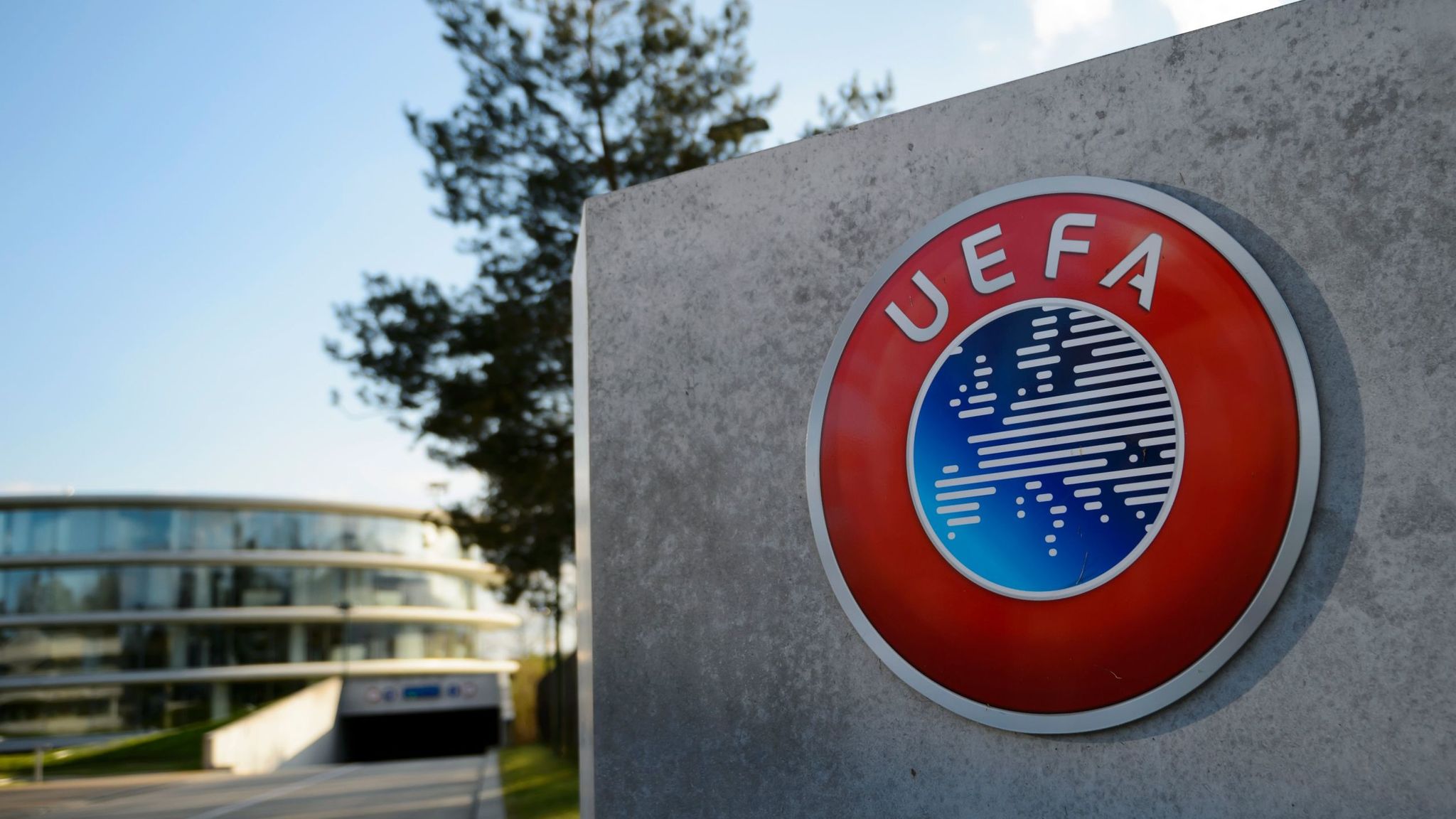 UEFA khẳng định mức thưởng 600,6 triệu euro